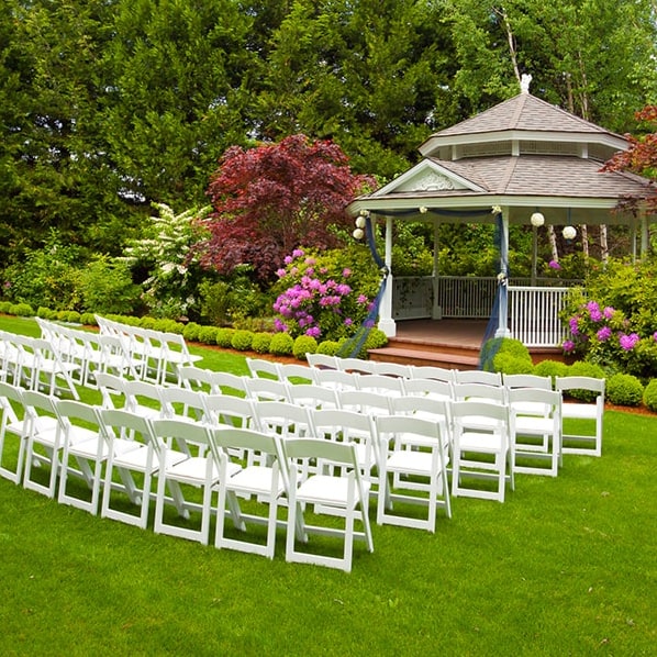 el costo de alquilar baños de renta para fiestas depende del número de baños y la duración del evento